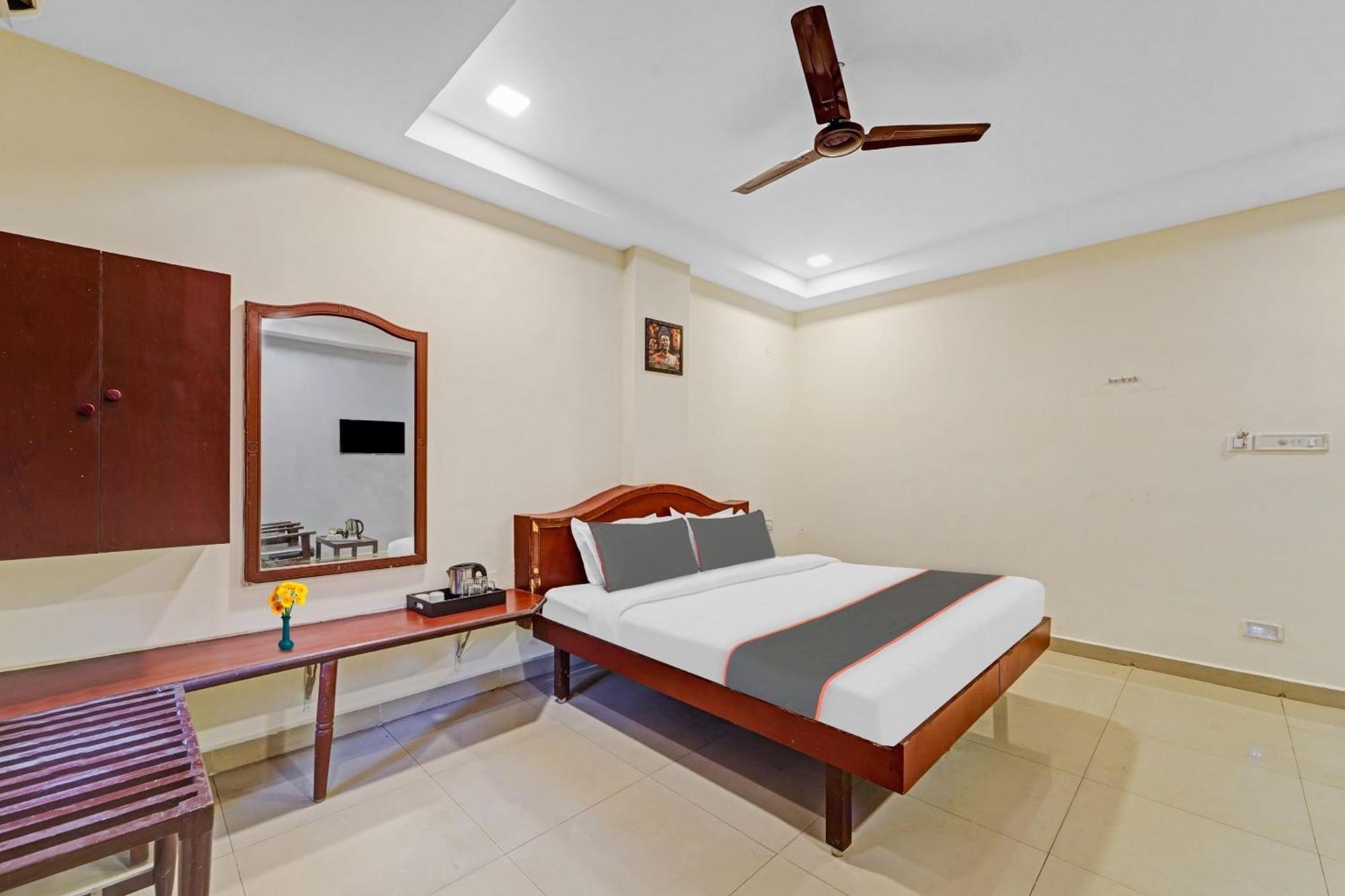 Super Townhouse G Silver Hotels Mount Road Chennai Exterior foto