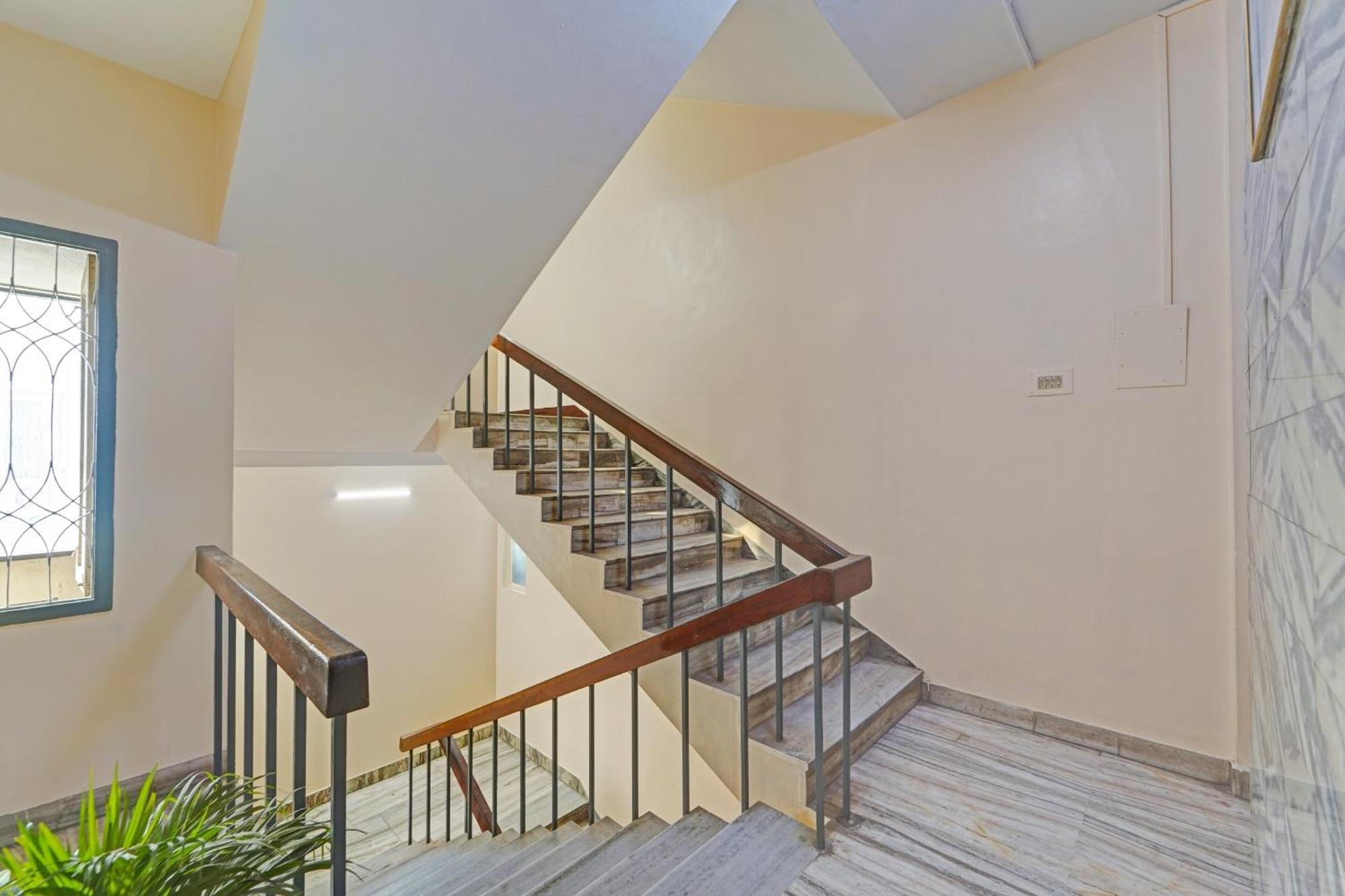 Super Townhouse G Silver Hotels Mount Road Chennai Exterior foto